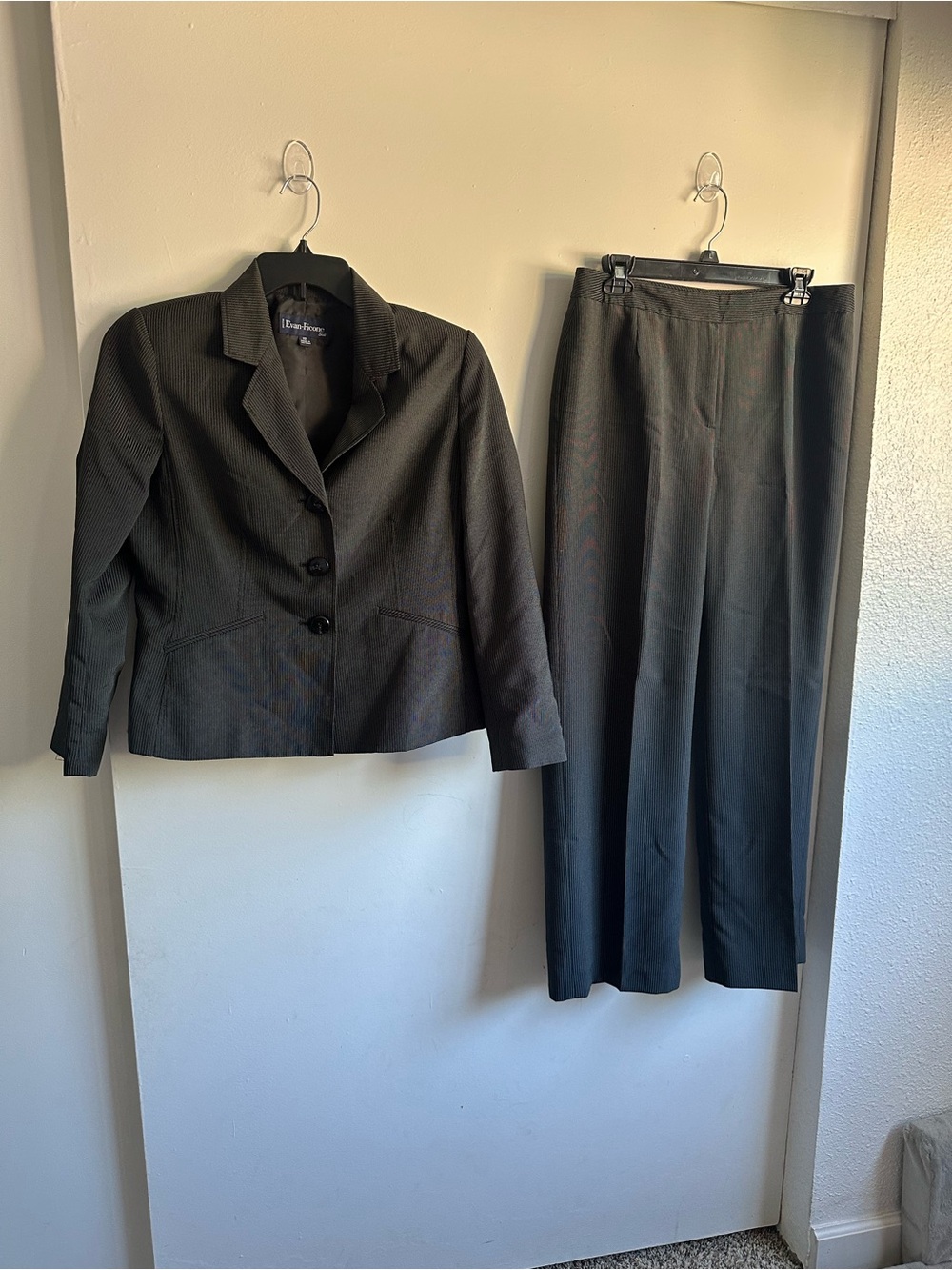 Evan Picone Black Women's Pantsuit Jacket & Trousers